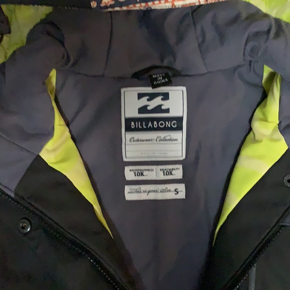 Billabong Winter Snowboard Jacket - Picture 3 of 4